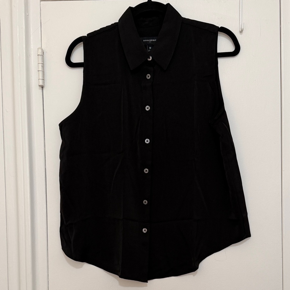 Banana Republic Black Sleeveless Button-Down Collared Top NWOT